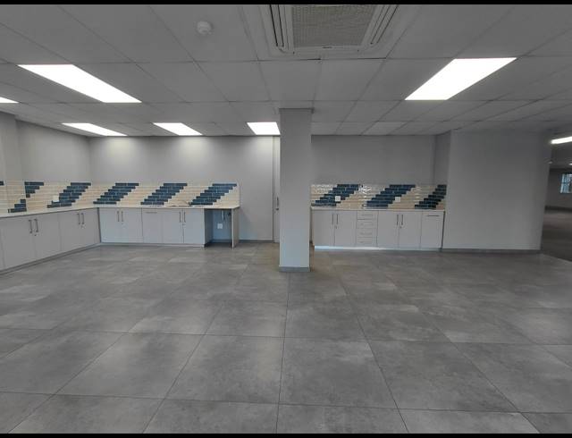 486M² OFFICE TO LET IN BRYANSTON